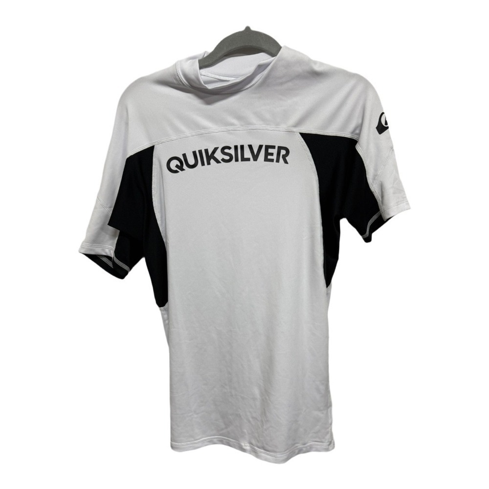 QUIKSILVER RETRO SURF LOOK BALCK WHITE RASHGUARD T-SHIRT. SIZE: LARGE